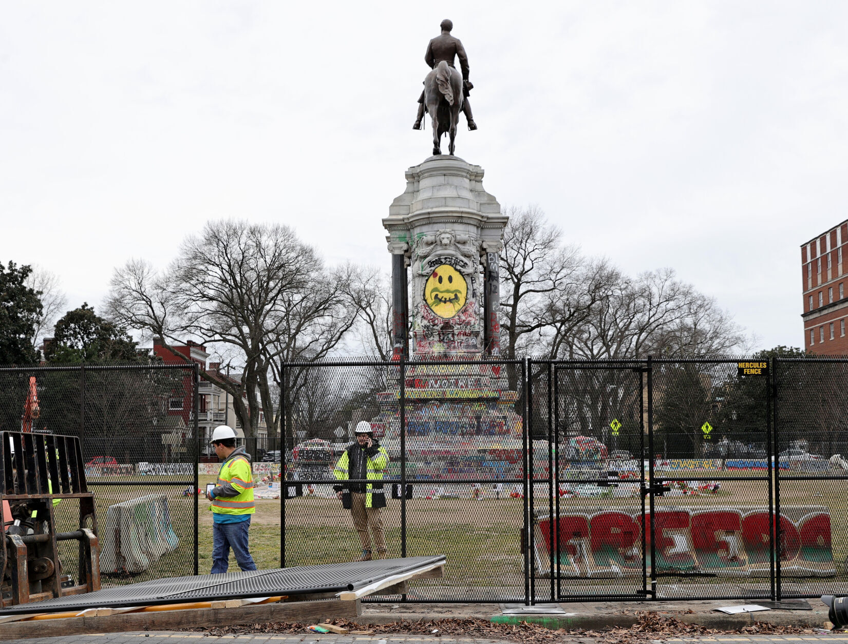 Lee Monument